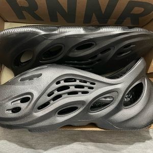 Brand new. Drop shipping for a friend. Will ship fast.